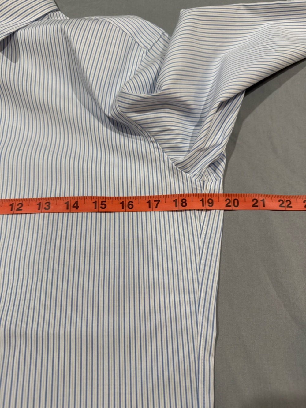 Uniqlo Men’s Light Blue and White Pinstripe Dress Shirt Small - Picture 13 of 13